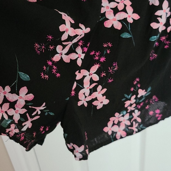 Candie's floral shorts romper - Picture 7 of 11